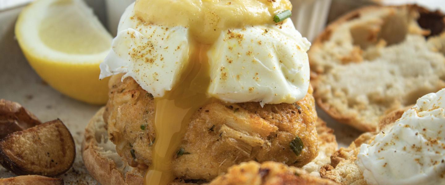 Crab cake benedict