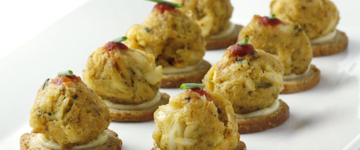 Handy 0.75 oz. Handmade Gourmet Mini Crab Cakes - 100/Case